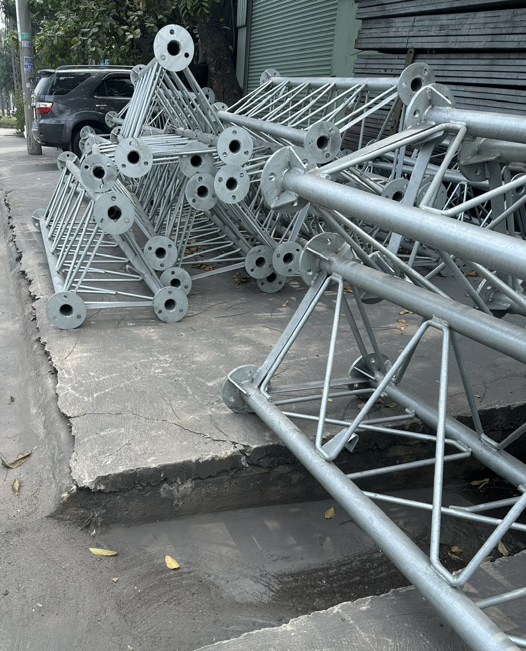 Sơn Xịt Mạ Kẽm Lạnh: Giải Pháp Chống Rỉ Sét Tiện Lợi & Hiệu Quả Nhất